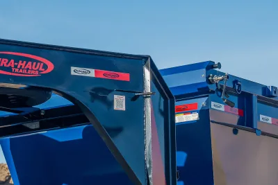 Dura-Haul RKO, RKO Gooseneck Rolloff Dump Trailer Blue EZ Latch detail
