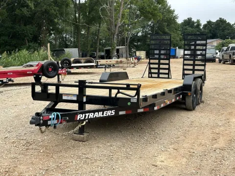 2026 PJ Trailers Equipment Trailer 7x24 6" Channel photo 3
