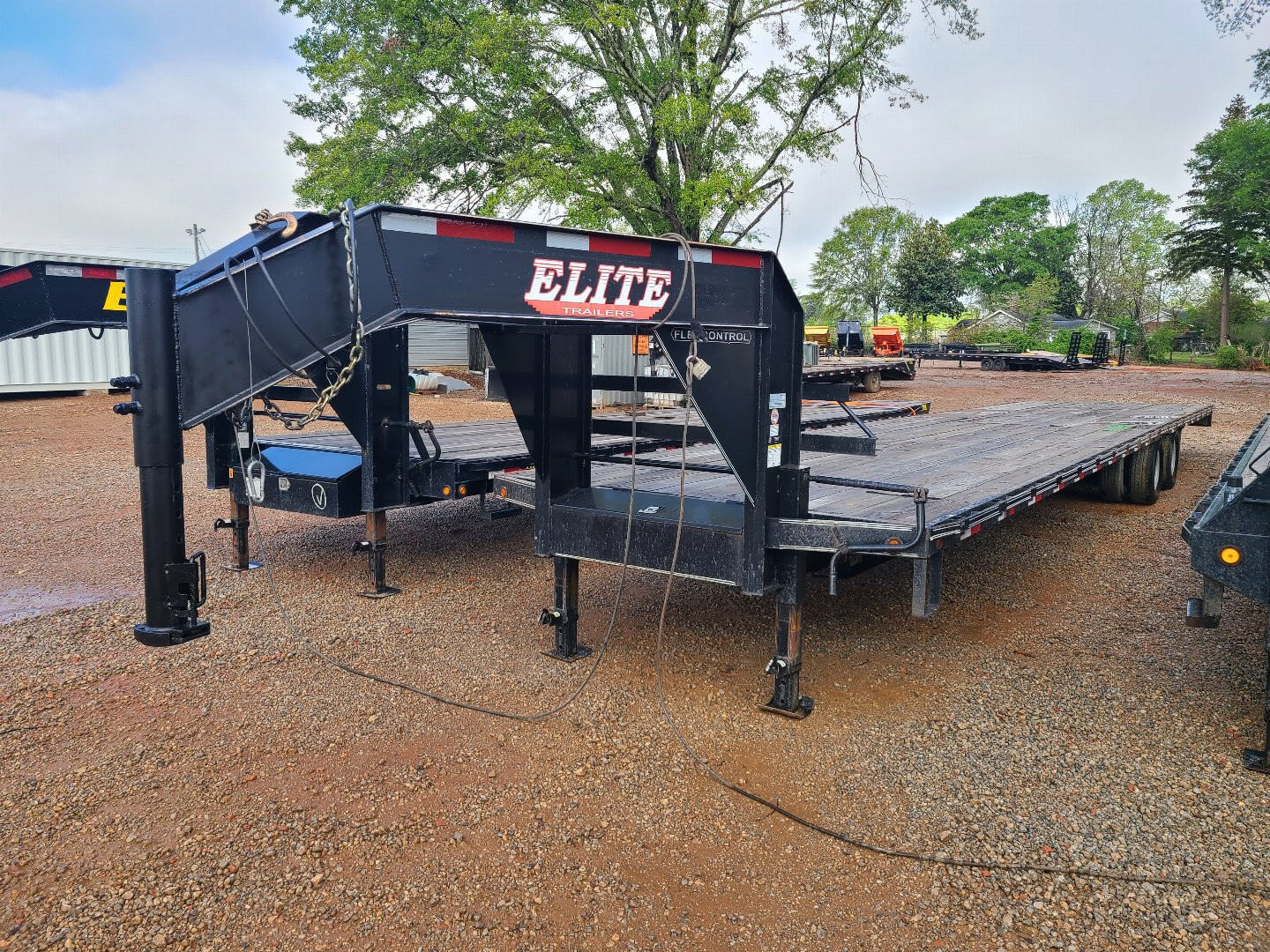 Used Elite Trailers 8.5x 40 TA 14K Gooseneck Trailer photo 3