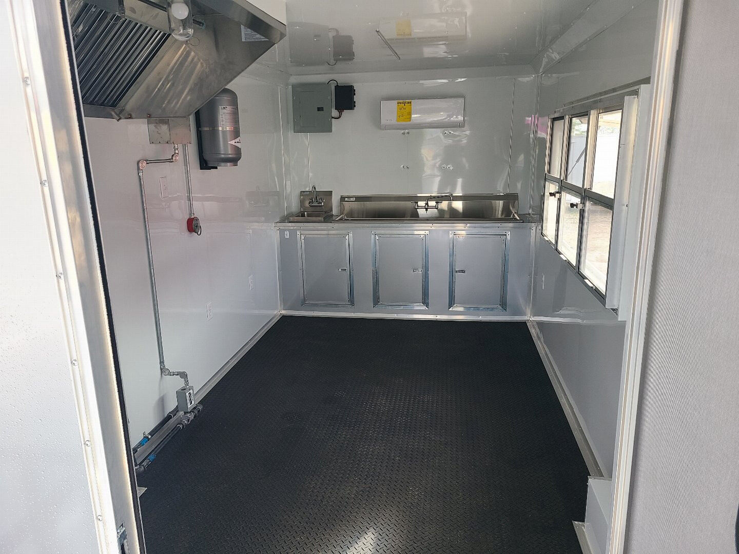 Freedom 8.5x24 TA 10K BBQ Concession Trailer photo 9